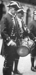 1923