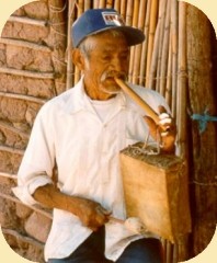 square drum player